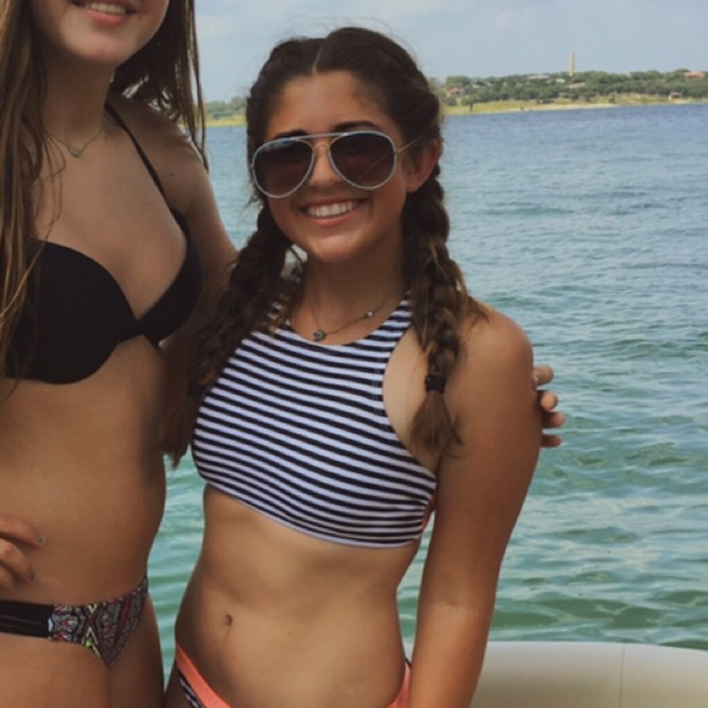 high neck patterned bikini - Picture 3 of 3
